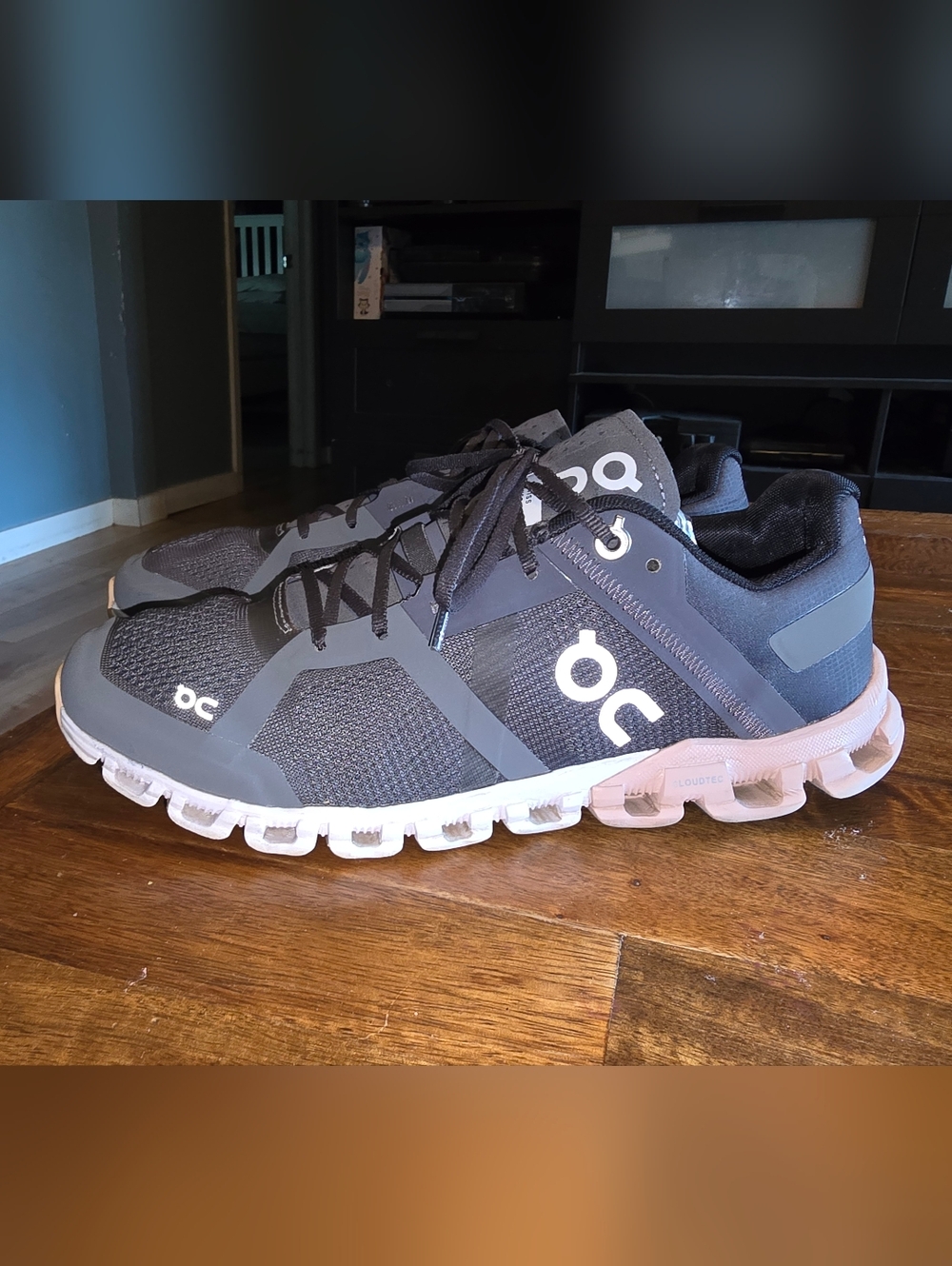 On Cloud OC Cloudflow Running Shoes - Women's sz 8 Gray & Blush Pink